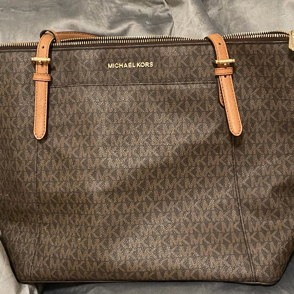 MK tote